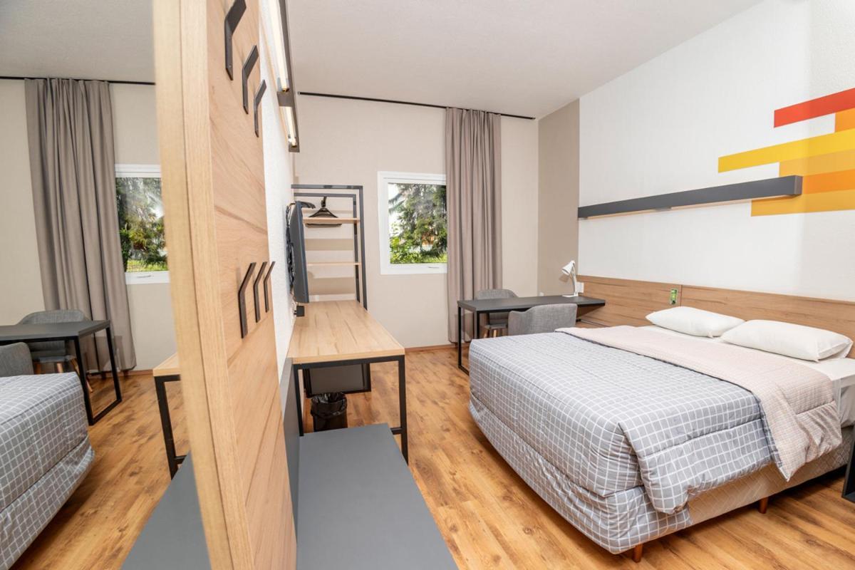 Hotel 10 Itajai/Navegantes Екстер'єр фото