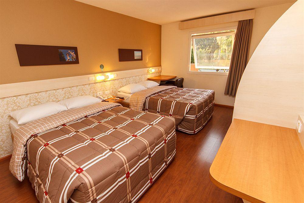 Hotel 10 Itajai/Navegantes Екстер'єр фото